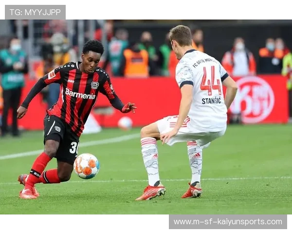 滕哈格走后首胜,勒沃库森9人展现团队韧性,勒沃库森球员 滕哈格走后首胜,勒沃库森9人展现团队韧性,勒沃库森球员